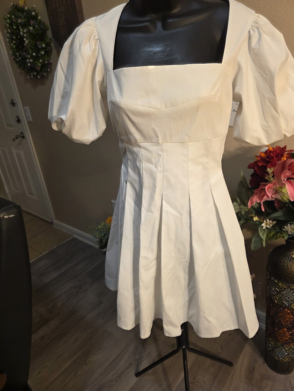chic Ivory Square-Neck Puff Sleeve Mini Dress